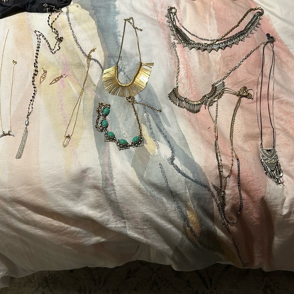 A collection of Stella and Dot jewelry, a total of 10 items